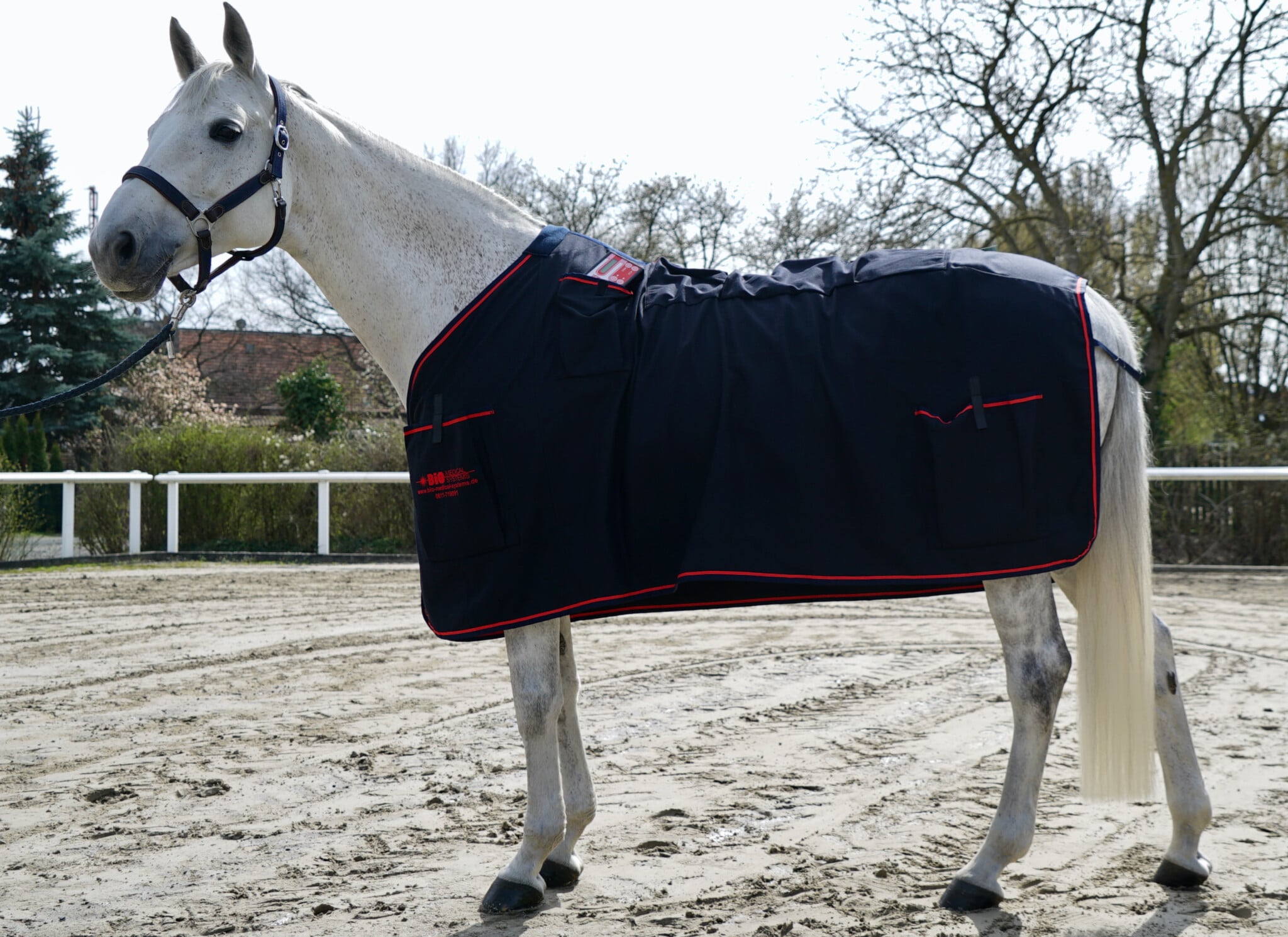 Throw blanket, annual blanket, horse blanket